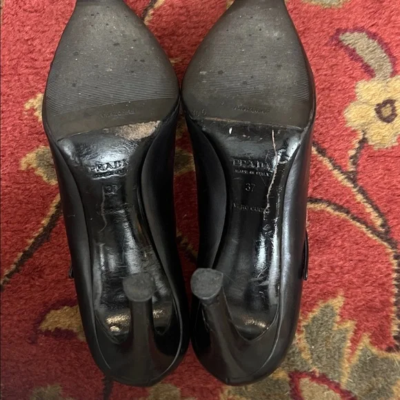 Authentic Prada mary jane stiletto heels. Size 37. - Picture 4 of 5